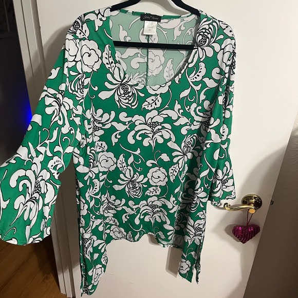 💝 2X Floral Green and White Women's Top - Picture 8 of 9